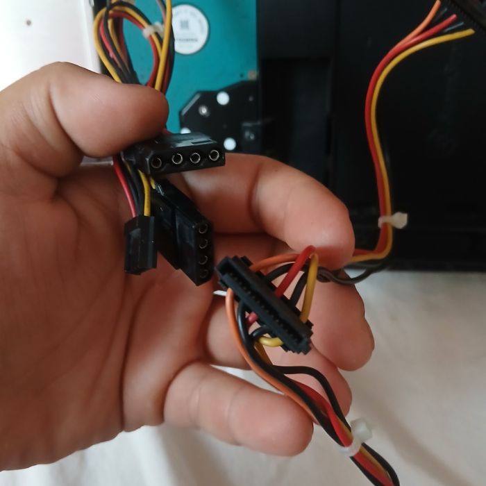 PC slim R5 2600x Rx580 Sapphire Nitro+ 2GB, RAM 16GB 3000MHz M.2 500GB