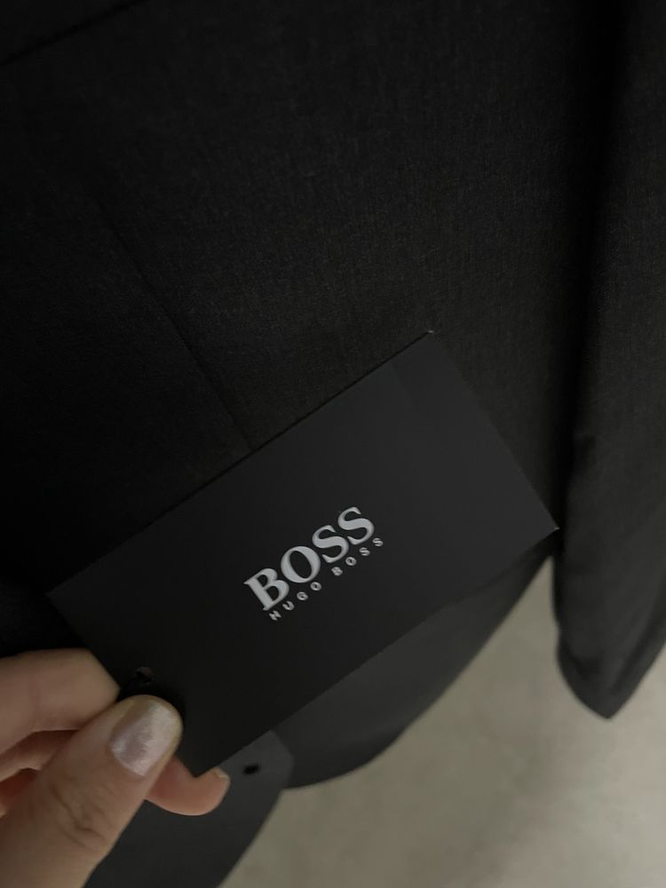 Сако с етикет Hugo Boss