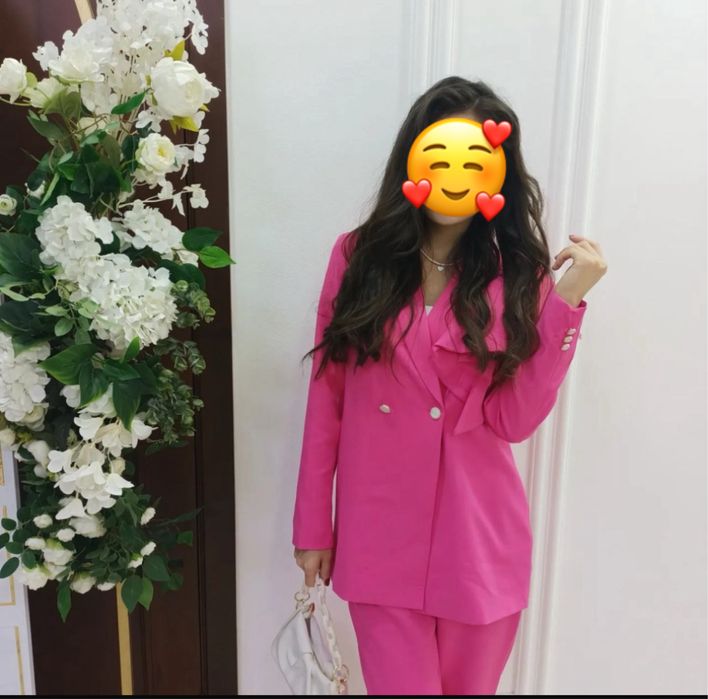 Продам костюм двойку в красивом розовом цвете