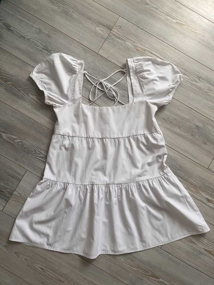 Дамски рокли Zara, Stradivarius