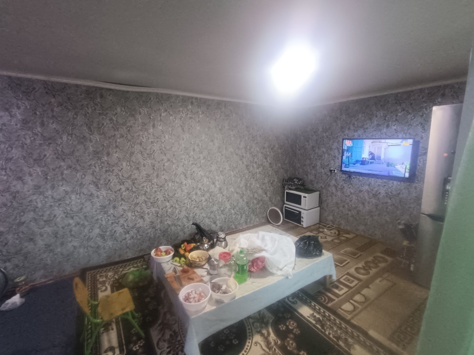 Uchastka sotiladi 4.5 sotx 6 xona