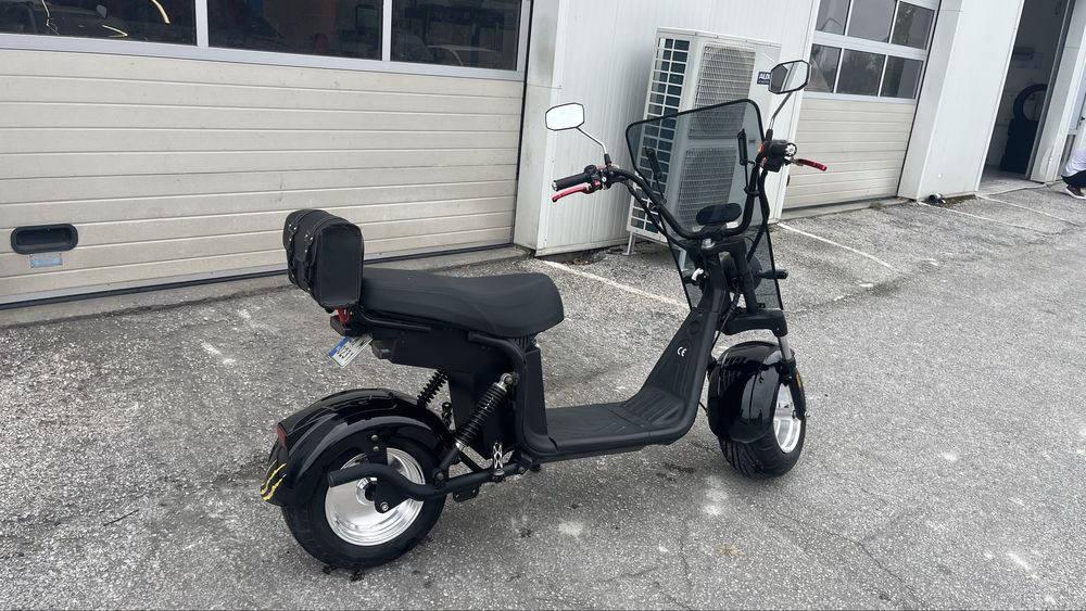 Продавам електрически скутер Харли