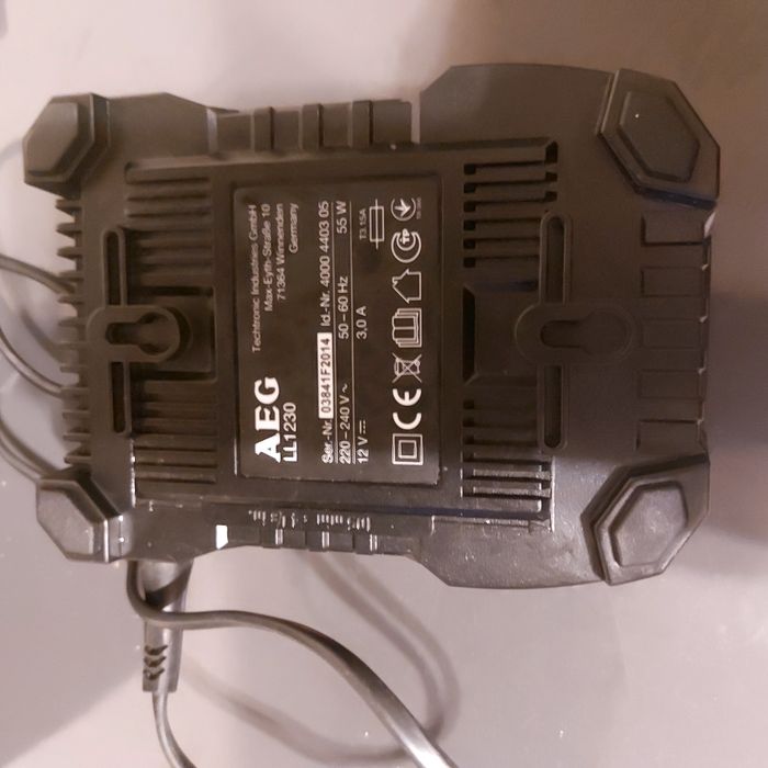 Incarcator AEG 12V 3 Ah