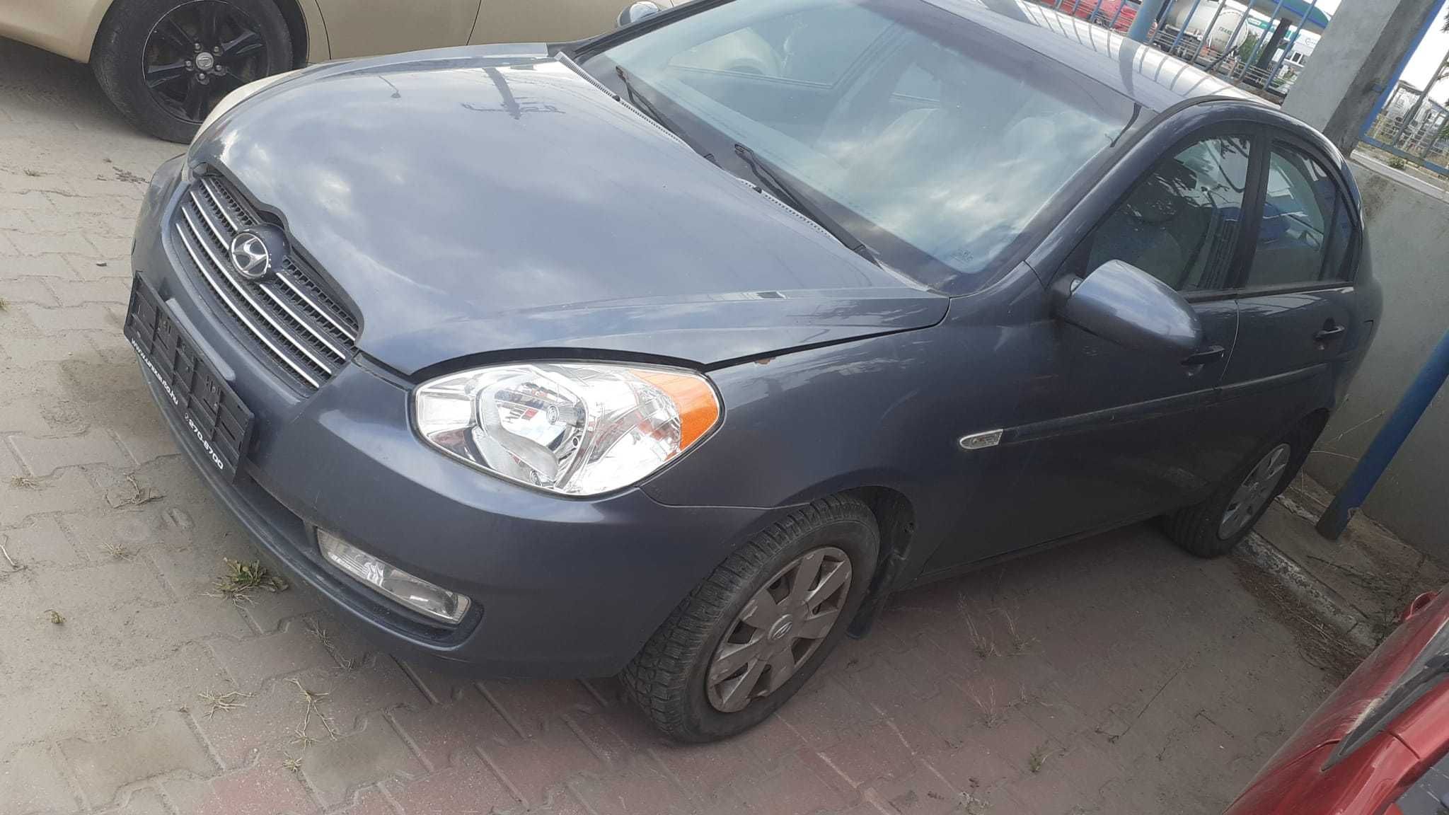 Fata completa Hyundai Accent 3