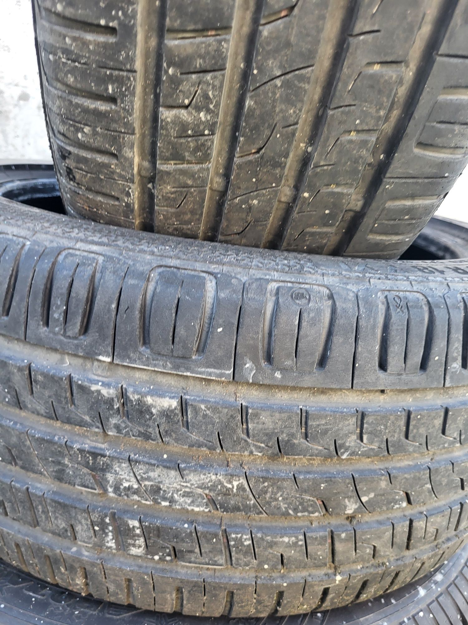 2 бр летни 245/40/18 barum