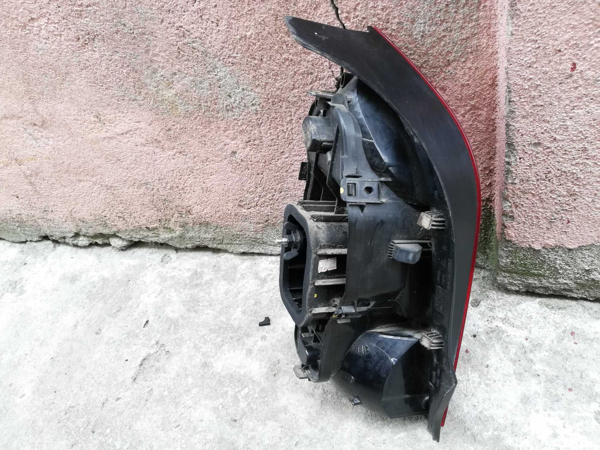 Lampa stop/ tripla dreapta vw up