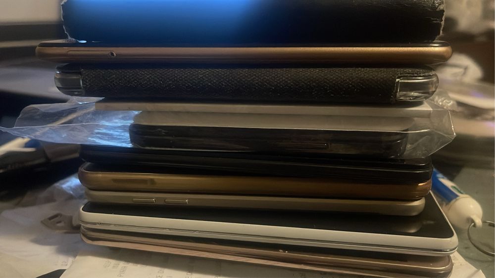 Telefoane de vanzare ca noi si noi