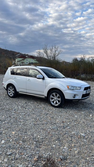 Auto OUTLANDER de vânzare