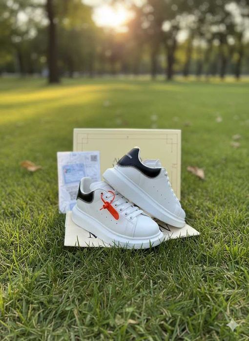 Adidasi Alexander Mc Q u e e n Zip Negru - Alb - Full Box - Ocazie