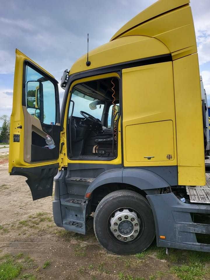 Mercedes Actros 1843