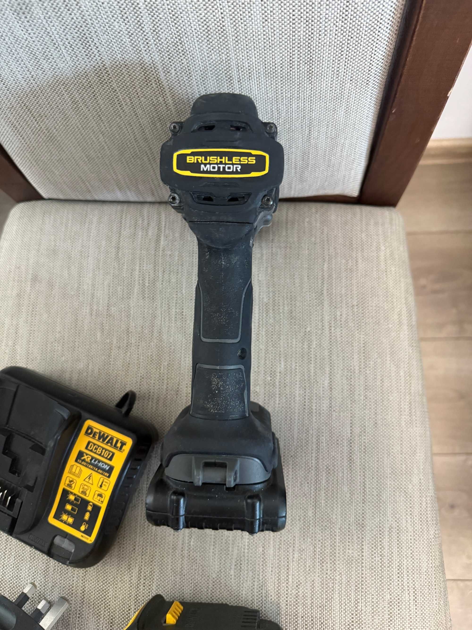 Dewalt DCD100 Винтоверт