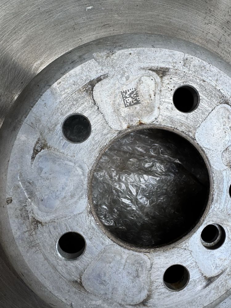Оригинални задни дискове BMW серии 5,6,7 F10 F07 F06 F12 F01