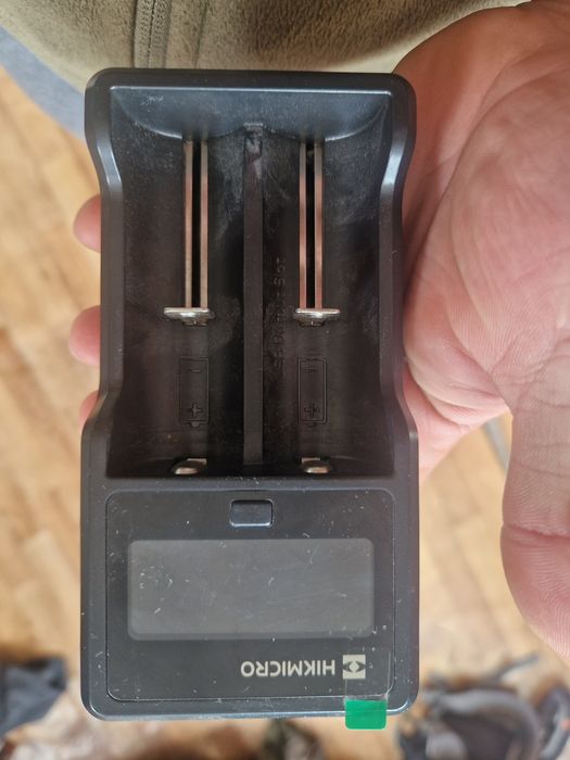 Hikmicro зарядно за батерии