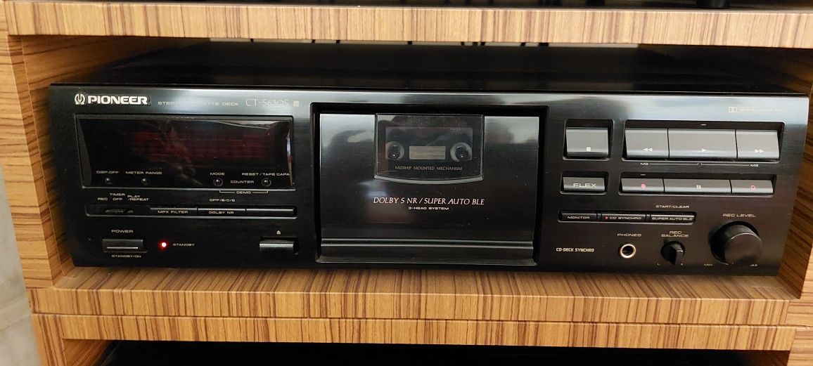 Продам кассетную деку Pioneer ct-630s