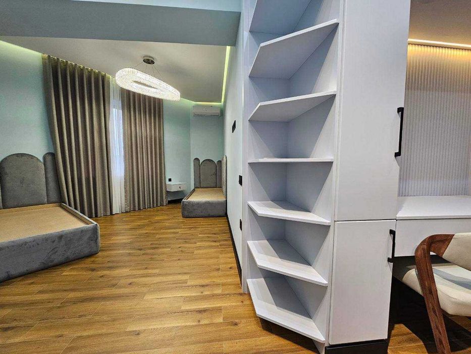 м.Ойбек ГАБУС 4-комн 4/7 175 м² 3 с/у 2 гардеробные евроремонт меб/тех
