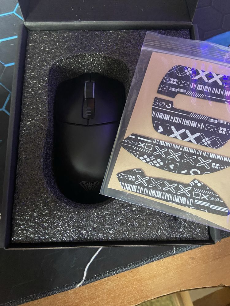 Продам мышку AULA SC580