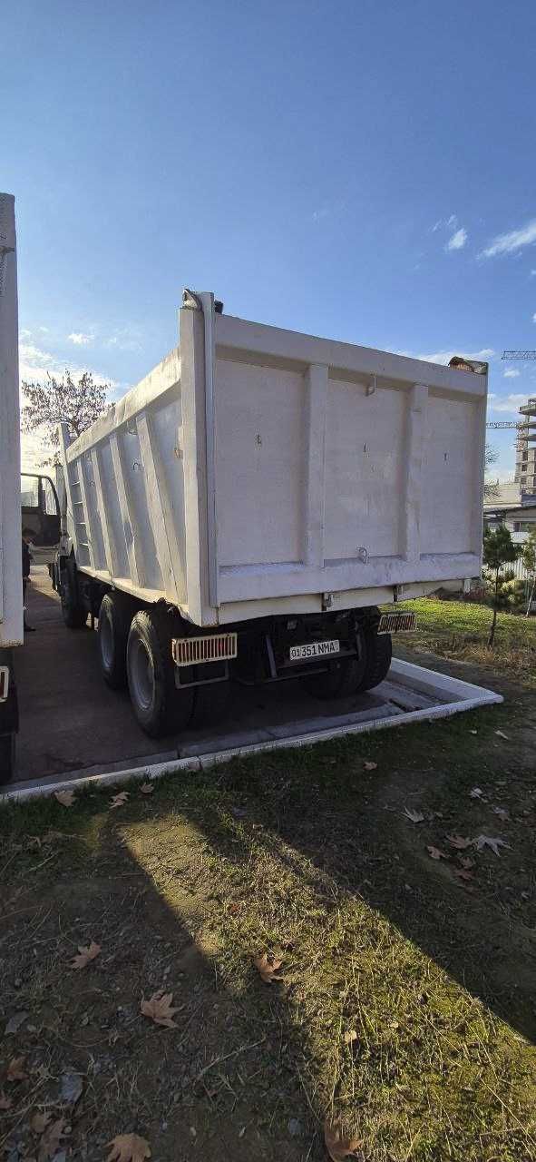 Avtosamosval SINOTRUK