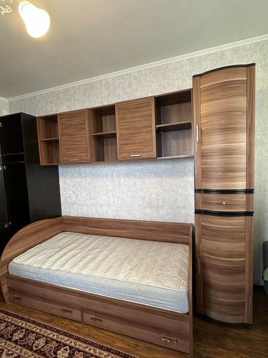 Продам мебель в спальню подростковая