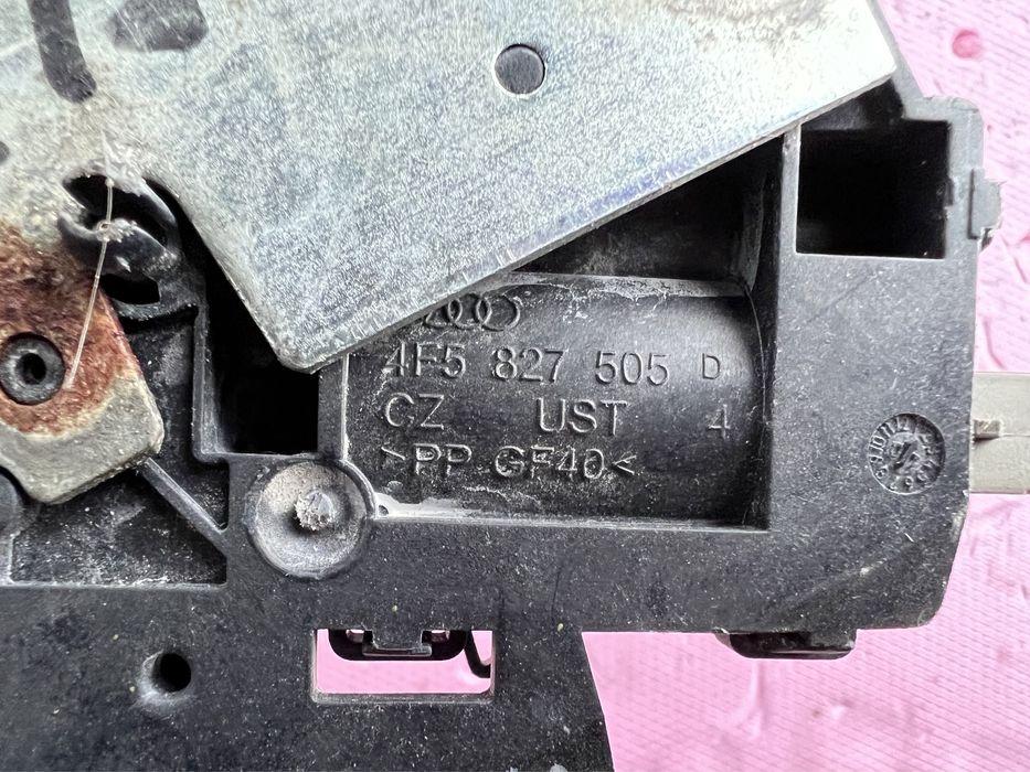 Broasca yala portbagaj haion vw passat b6 berlina sedan