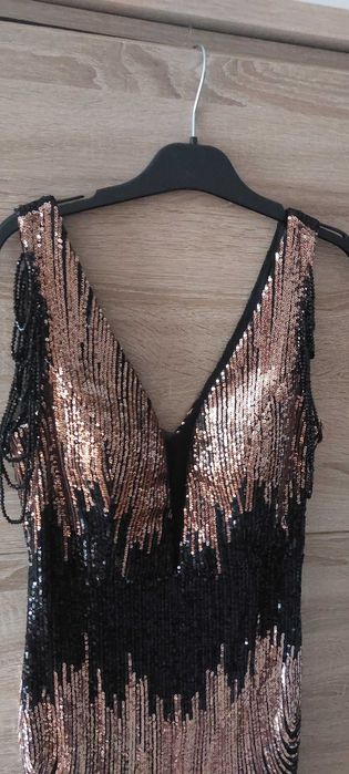 Vand rochite elegante fiecare 200 lei!