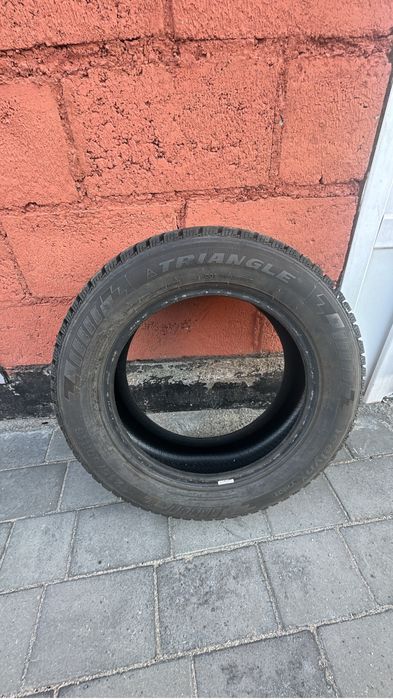Продам шины 4 шт новые зимние Triangle 215/60 R16