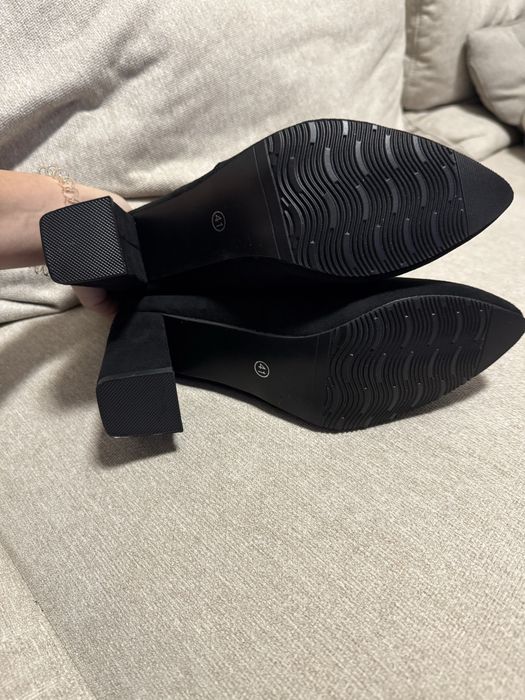 Нови Велурени боти номер 39