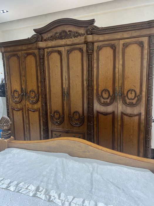 Продам мебель спальный гарнитур комплект китай фабричный