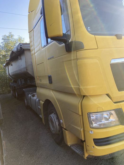 Vand cap tractor si semiremorca