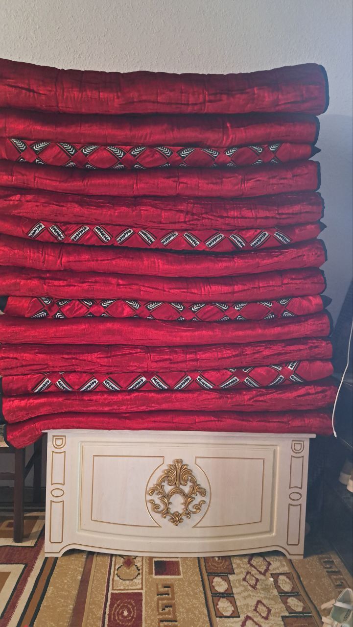 Ko'rpalar sotiladi
