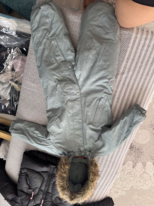 Продам комбинезон  на 4-5 леь в отличном состоянии