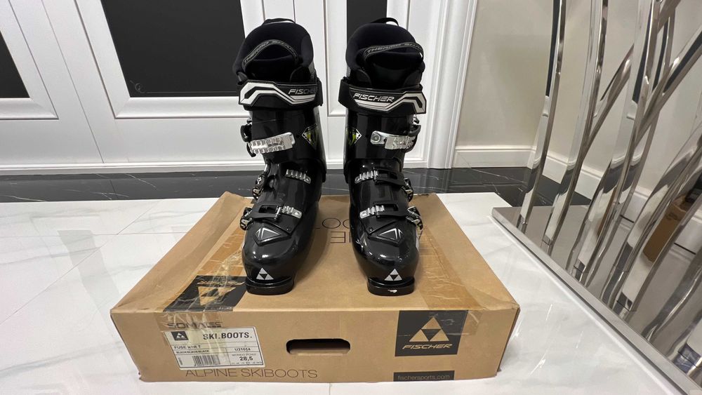 Продам горнолыжные ботинки