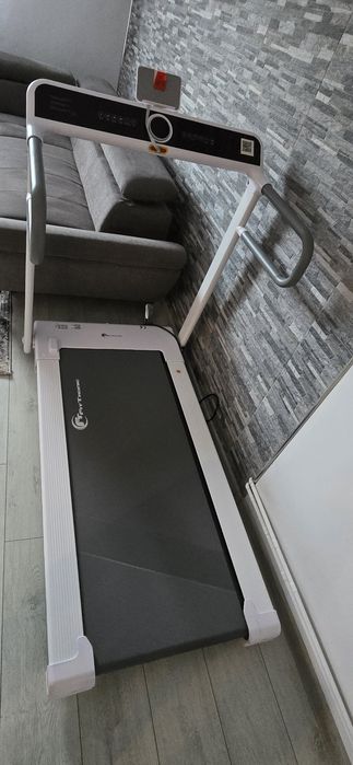 Banda de alergare FitTronic D6000 – ca nouă – 1.800 lei