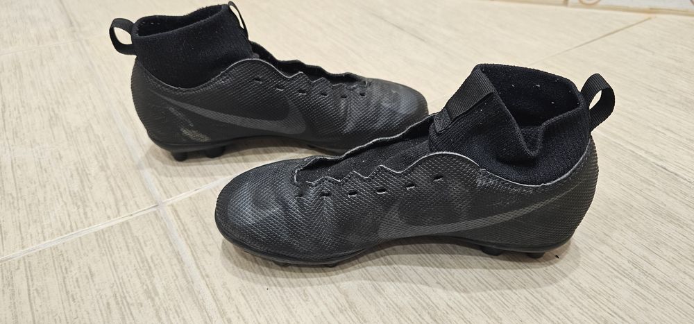 Детски футболни бутони номер 33,5