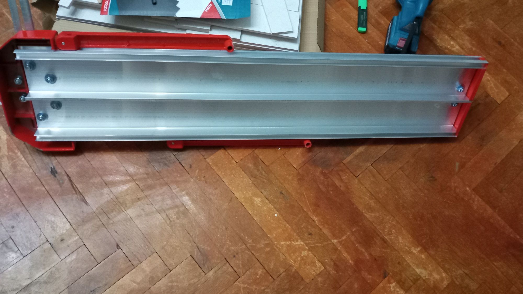 Машина за рязане на плочки YATO 80см.