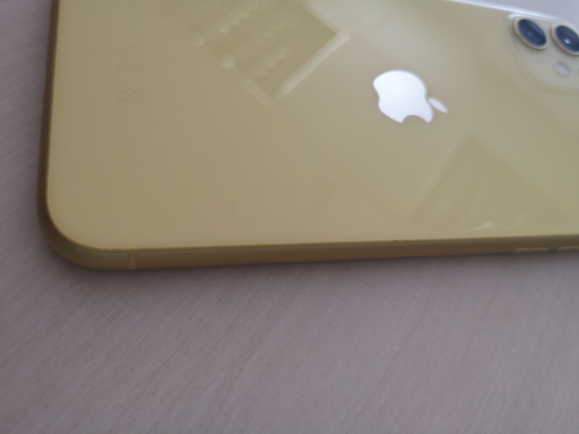 Iphone 11 Yellow /100 %Battery health
