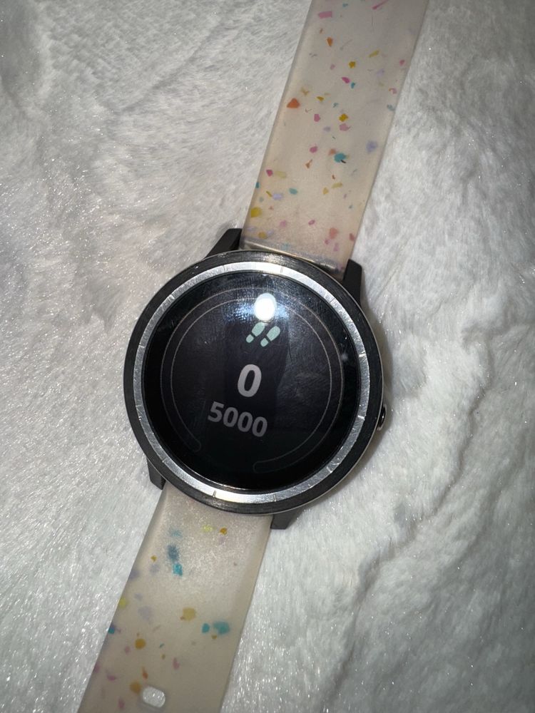Смарт часовник Garmin Vivoactive 3 + 6 каишки