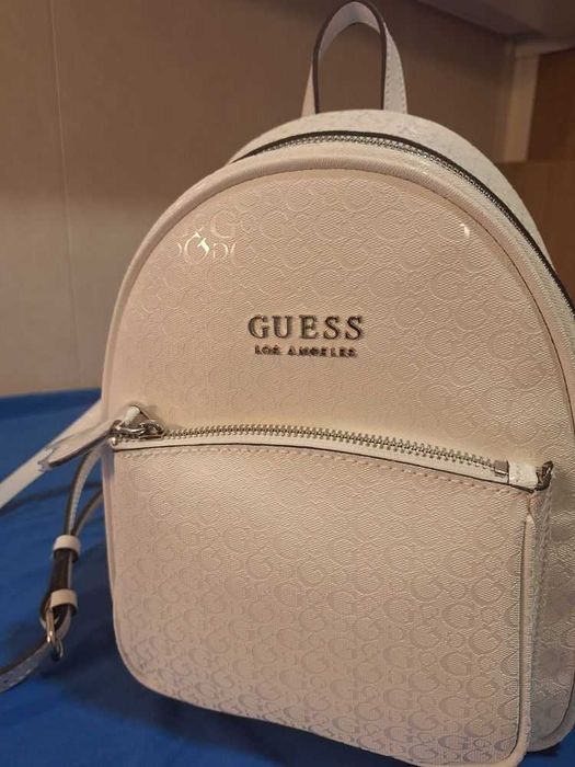 Чисто нова дамска раница GUESS