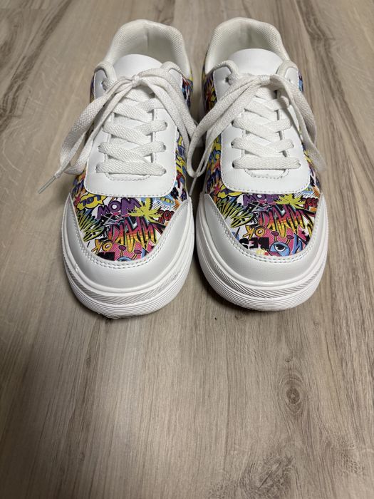 Високи дамски кецове