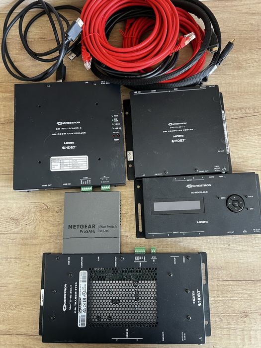 Crestron dm computer center hdbt,hdmi