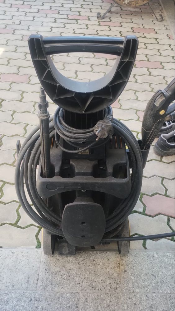 Vand aparat de curatat cu presiune