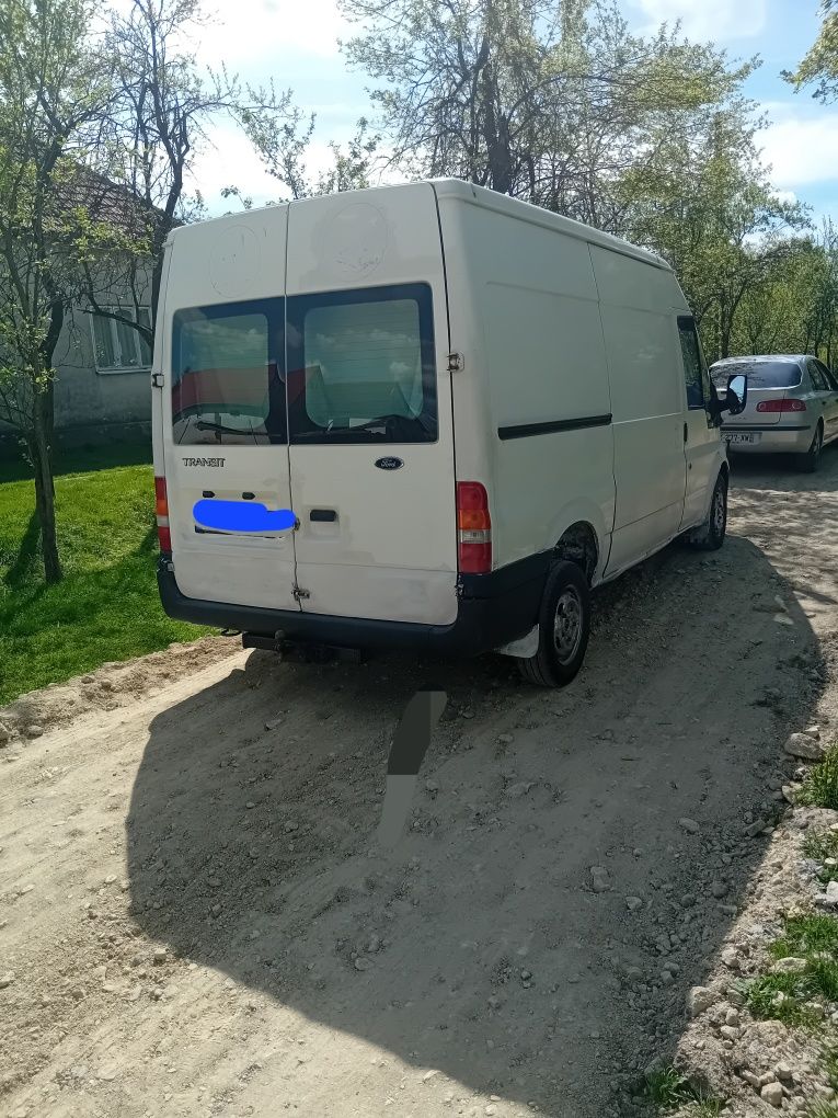 Vând urgent ford tranzit an 2001  motor 200