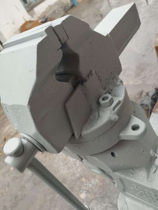 Продам тиски в хорошем состоянии