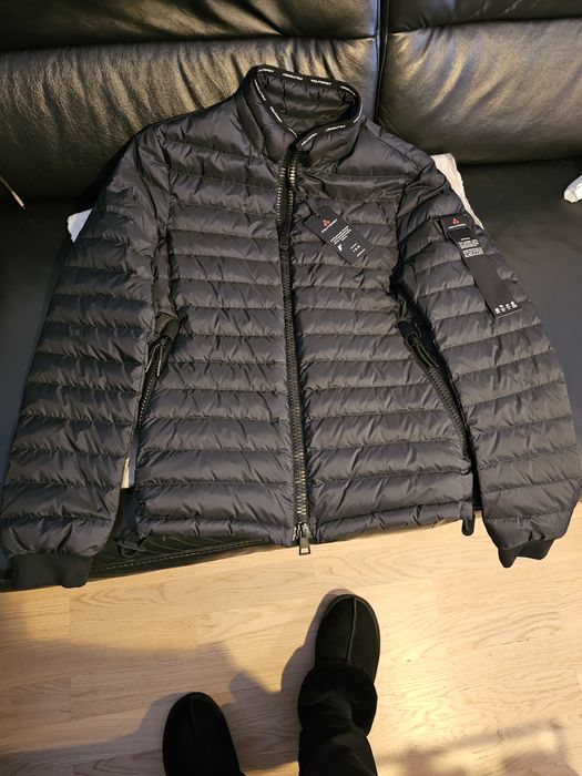 Geaca noua cu puf de la Peuterey marimea XS