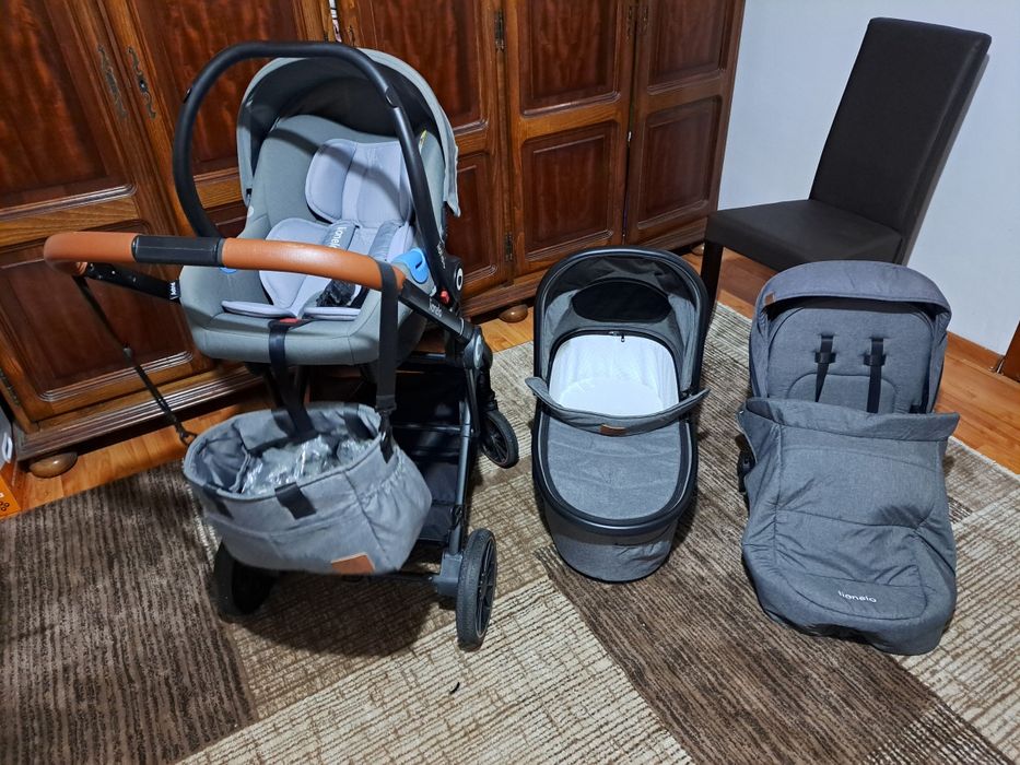 Vând cărucior Lionelo