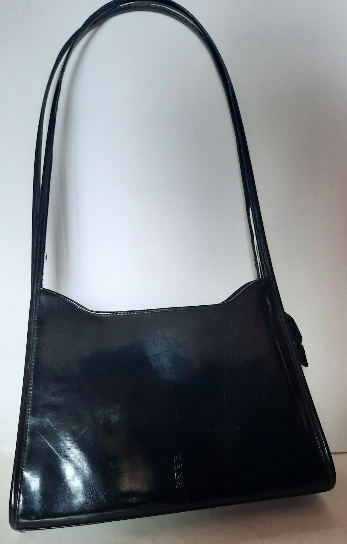 Черна дамска чанта
