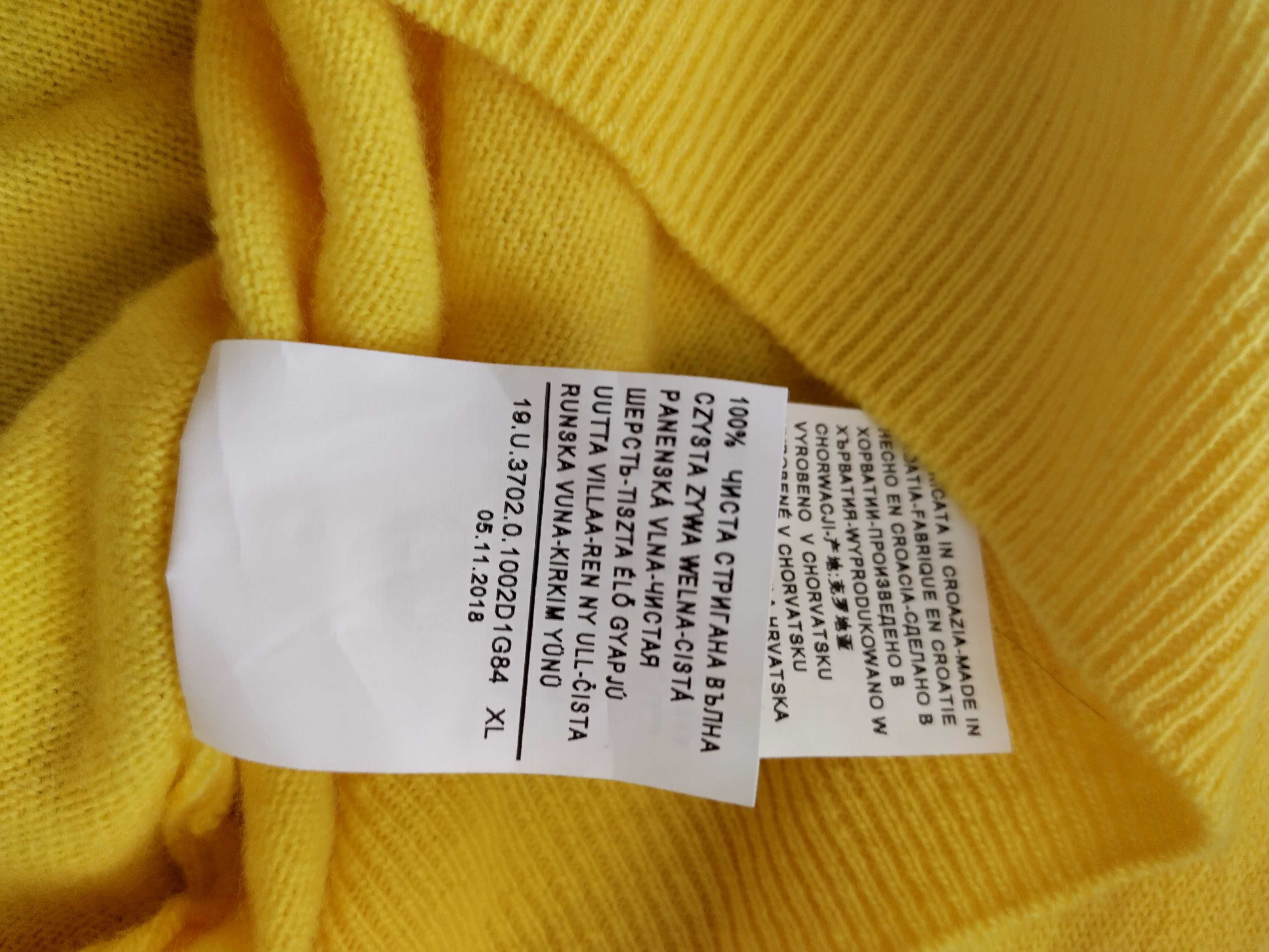 100 % мерино, патешко жълто пуловер United colors of Benetton. XL.