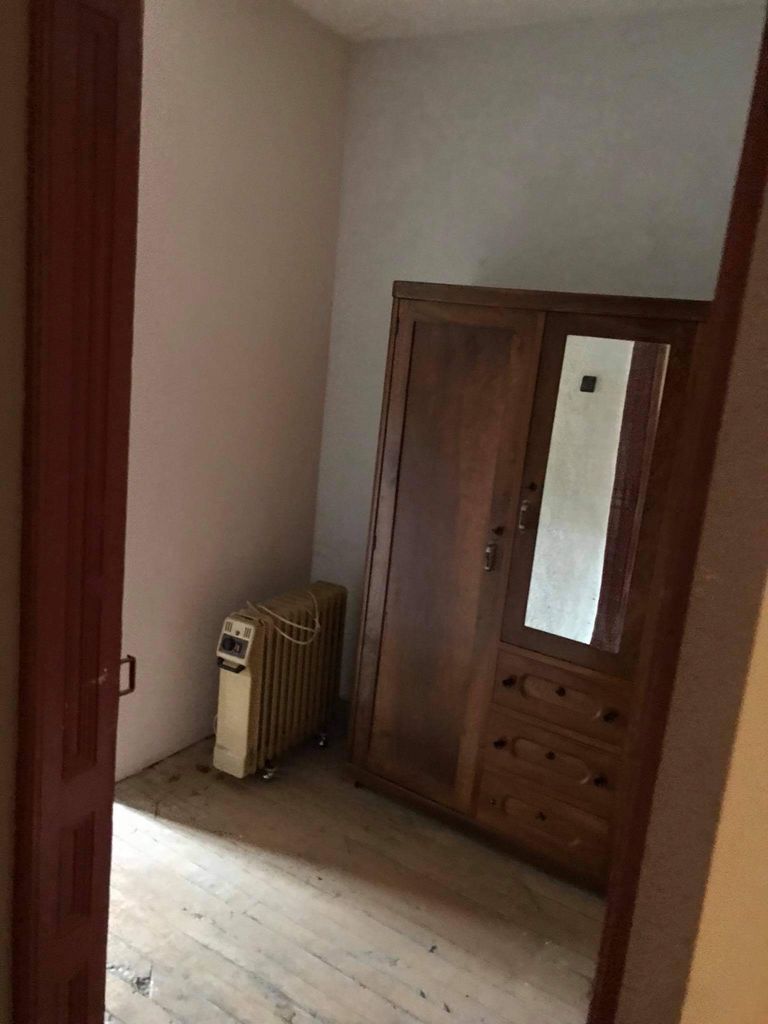 Продава се Къща в Дупница - 240 кв.м за 113 €/кв.м - Снимка #16