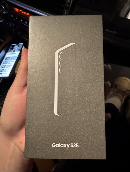 Samsung Galaxy S25, новый, запечатаный
