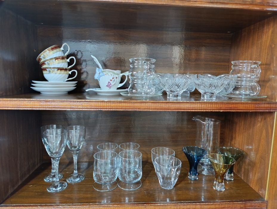 Чайнын сервизы и посуда из стекла и хрусталя