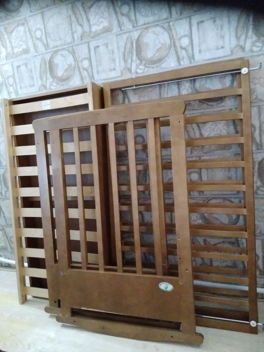 Кроватка детская.